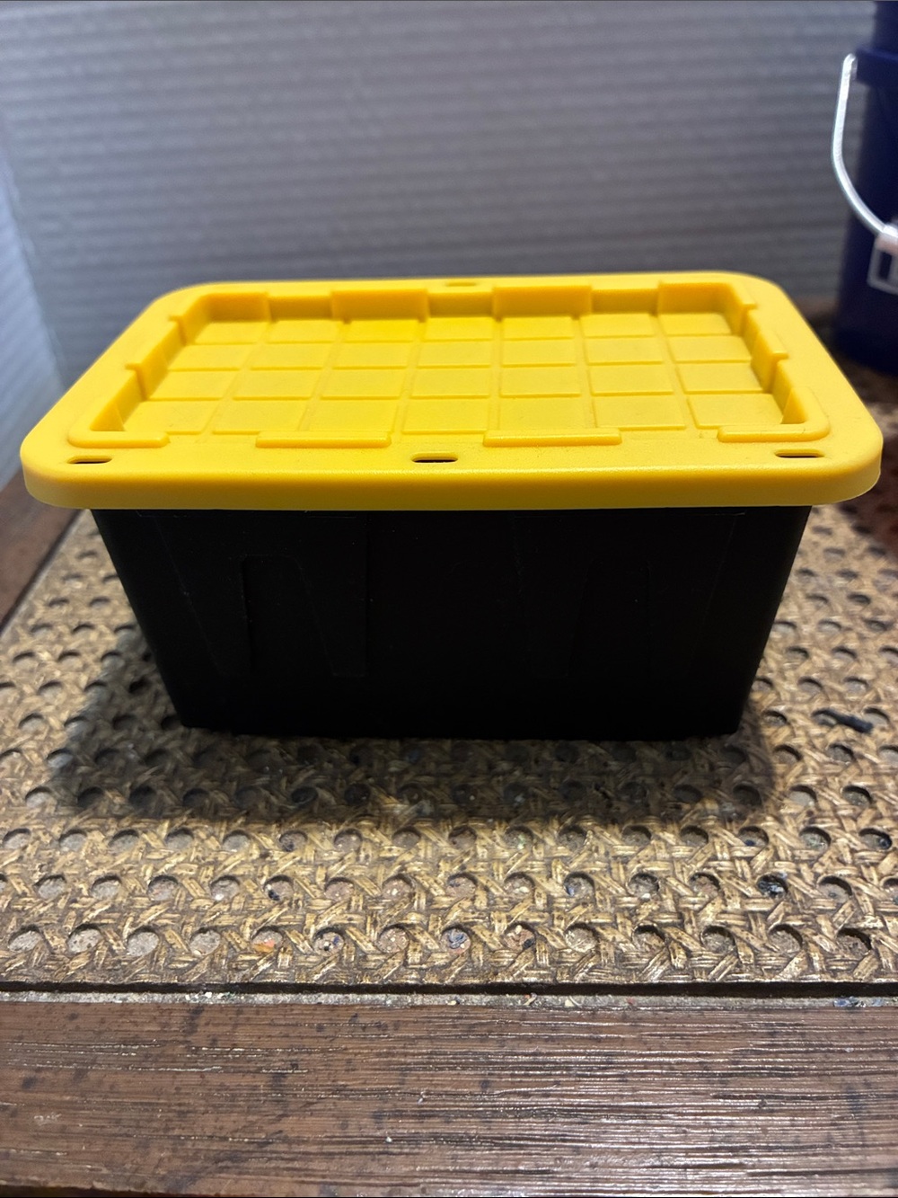 Assorted Branded Mini Buckets 🪣 - Picture 6 of 7